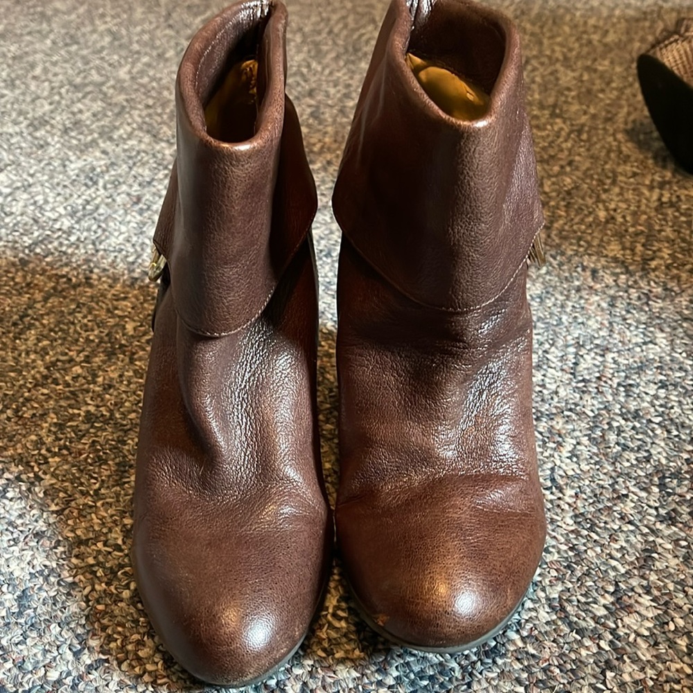 Brown Nine West Leather ankle booties